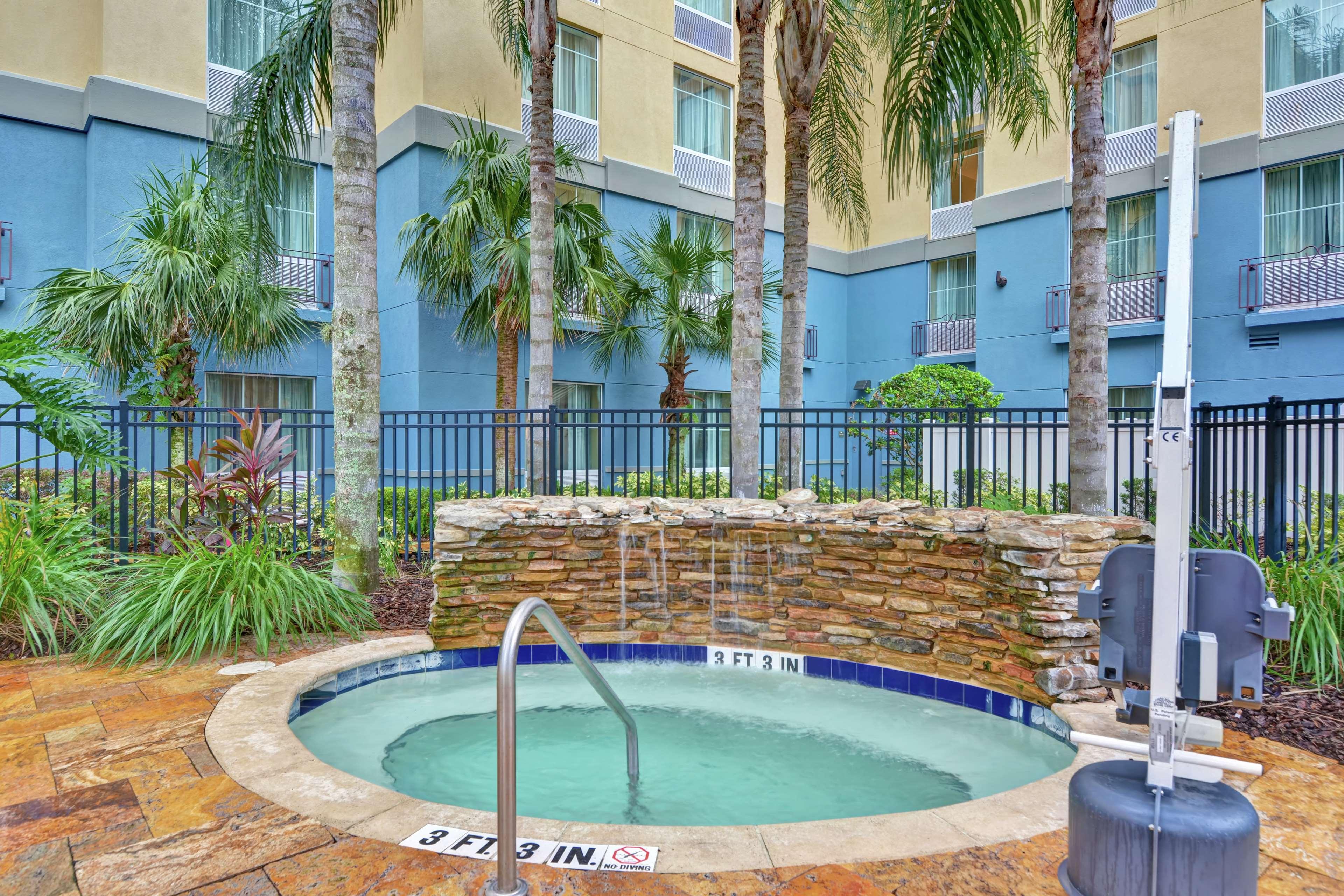 Hilton Garden Inn Orlando Lake Buena Vista Dış mekan fotoğraf